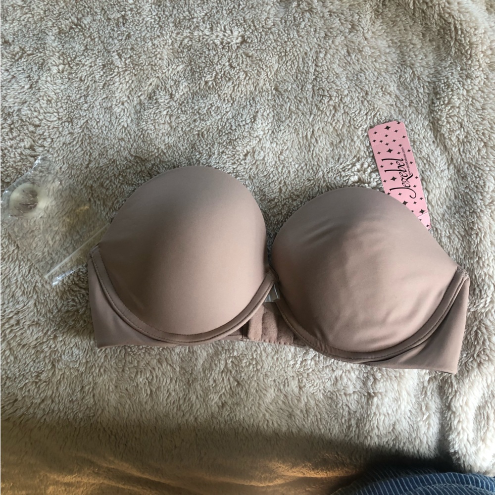 NWT Jezebel Strapless Bra
